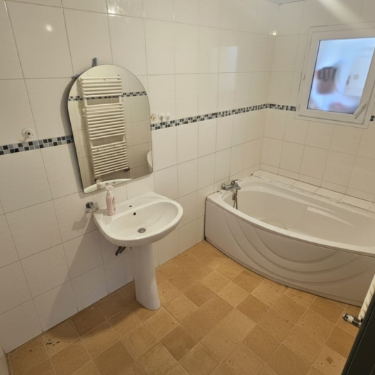  L`AUTRE AGENCE : Immeuble | SAINTE-LIVRADE-SUR-LOT (47110) | 160 m2 | 118 000 € 
