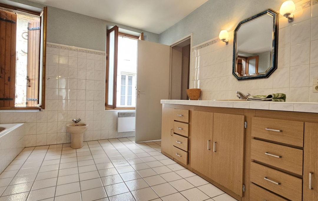 L`AUTRE AGENCE : Maison / Villa | CLAIRAC (47320) | 175 m2 | 87 000 € 