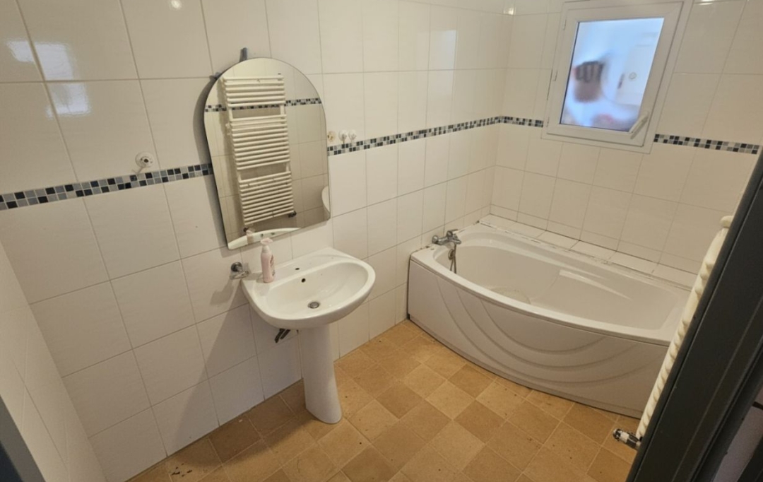 L`AUTRE AGENCE : Immeuble | SAINTE-LIVRADE-SUR-LOT (47110) | 160 m2 | 118 000 € 
