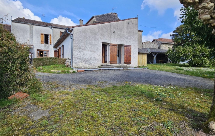 Maison de village SAINT-SARDOS 300 m2 77 000 € Maison de village SAINT-SARDOS 300 m2 77 000 €
